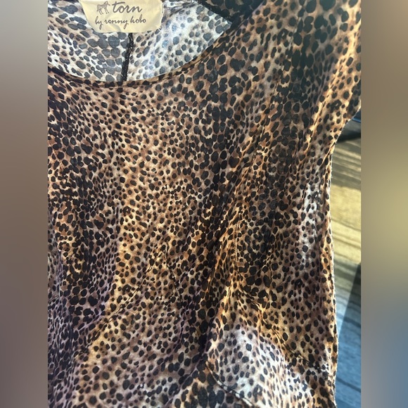 Torn by Ronny Kobo Leopard Print Padded Shoulder Peplum Top - Picture 3 of 4